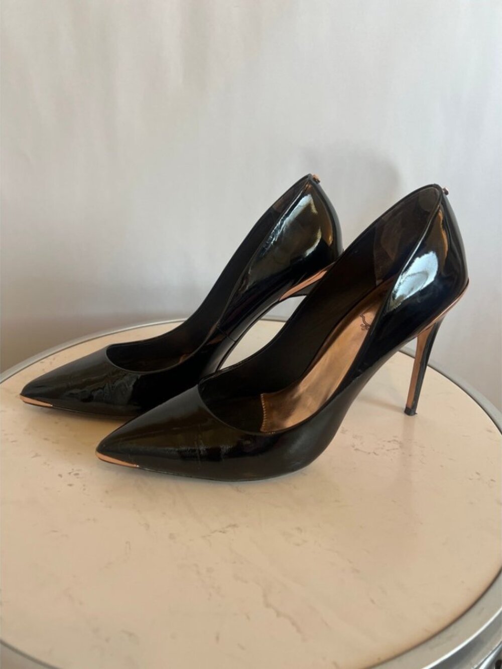 Ted Baker London Women's Black Patent Leather Pointed-Toe Pumps 40.5 (9.5)
